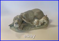 Lladro NAO Bloodhound Dog Basset Hound Puppy Figurine 11 1/2 Spain Porcelain