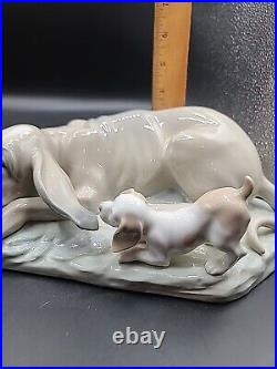 Lladro NAO Bloodhound Dog Basset Hound Puppy Figurine 11 1/2 Spain Porcelain