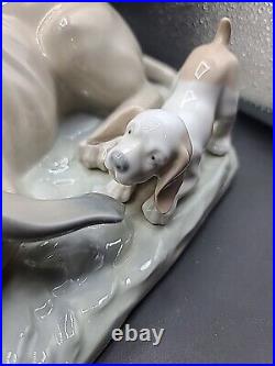 Lladro NAO Bloodhound Dog Basset Hound Puppy Figurine 11 1/2 Spain Porcelain