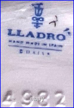 Lladro Naughty Dog. #4982 Issued 1978 Retired 1995 Sculptor Juan H. Vintage