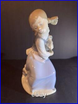 Lladro Naughty Dog #4982 Retired Excellent Condition No-Box