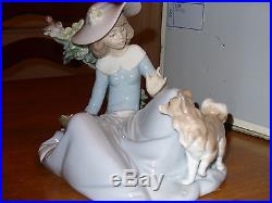 Lladro Not To Close #5781 Lady Sitting with Dog Feeding Birds Rare