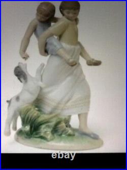 Lladro Oh Happy Days #8353 Brand New In Box Family Sisters And Dog