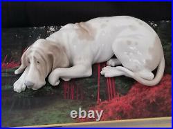 Lladro Old Dog 1067 Blood Hound 10 long, retired 1978