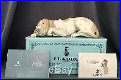 Lladro Old Dog (1067 Gloss Finish) Mint in Box RARE