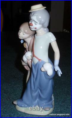 Lladro Pals Forever Clown With Puppy Dogs Figurine #7686 Cute Collectible GIft