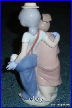 Lladro Pals Forever Clown With Puppy Dogs Figurine #7686 Cute Collectible GIft