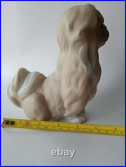 Lladro Pekinese Sitting Dog Unusual Matte Finish Collectible Condition Retired