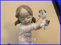 Lladro Pick Of The Litter 7621 Porcelain Figurine Girl With Dog & Puppies Nwot