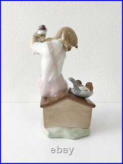 Lladro Pick of the Litter 7621 Porcelain Figurine Girl with Dog & Puppies