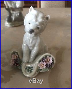 Lladro Playful Character Dog #8207 Mint Condition With Box & Papers