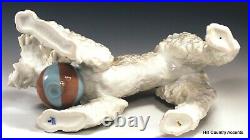 Lladro Playful Poodle #6557 Large Dog Playing With Ball Msrp $760 Mint