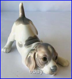 Lladro Playful Puppy 2070 Porcelain Beagle Dog Figurine Spain Julio Fernandez