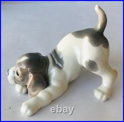 Lladro Playful Puppy 2070 Porcelain Beagle Dog Figurine Spain Julio Fernandez