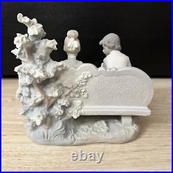 Lladro Poetry Of Love #5442 Boy And Girl Sitting On Park Bench with Dog Matte