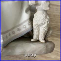 Lladro Poetry Of Love #5442 Boy And Girl Sitting On Park Bench with Dog Matte