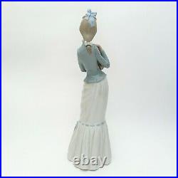 Lladro Porcelain #4893'Walk with the Dog' Woman with Pekingese Figurine