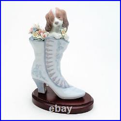 Lladro Porcelain #6744'A Well Heeled Puppy' Dog in Boot with Flowers Figurine