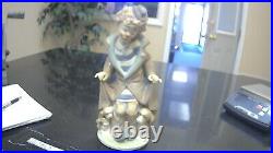 Lladro Porcelain Clown Figurine # 5901 Surprise- Clown & Dogs Rarer