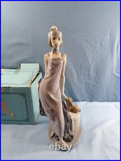 Lladro Porcelain Figurine #5174 Couplet Lady Lady With Dog with Box 13 1/4