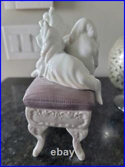 Lladro Porcelain Figurine 6688 Looking Pretty Maltese Dogs on Ottoman RARE