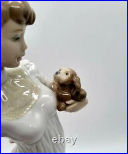 Lladro Porcelain Figurine 6753 Traveling Companions Woman with Puppy and Luggage