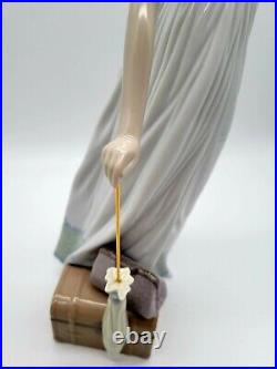 Lladro Porcelain Figurine 6753 Traveling Companions Woman with Puppy and Luggage