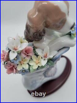 Lladro Porcelain Figurine A Well Heeled Puppy 6744 Dog in Boot w Flowers w Box