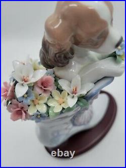 Lladro Porcelain Figurine A Well Heeled Puppy 6744 Puppy Dog in Boot w Flowers
