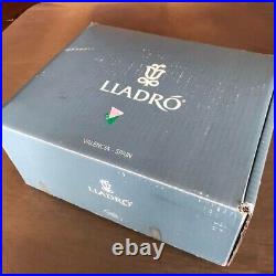 Lladro Porcelain Figurine Girl with French Bulldog 8522 Come On Dog with Box