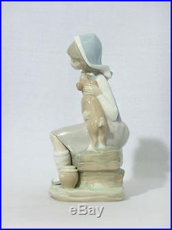 Lladro Porcelain GIRL SITTING WITH DOG & LANTERN Figurine #4910