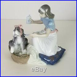 Lladro Porcelain Take your medicine 1991 Perfect for that Dog Lover
