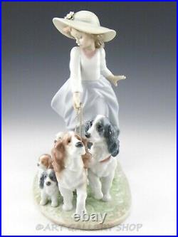 Lladro Privilege Figurine PUPPY PARADE GIRL WITH DOGS #6784 Retired Mint Box