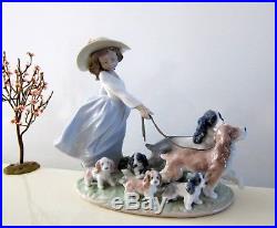 Lladro Privilege Puppy Parade # 6784 Girl Taking Dogs For Walk Figurine 2000