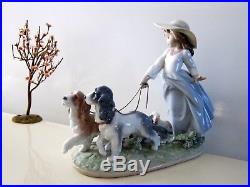 Lladro Privilege Puppy Parade # 6784 Girl Taking Dogs For Walk Figurine 2000