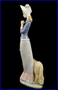 Lladro Rare Retired Figurine #1537 Stepping Out Lady Walking With Dog