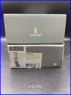 Lladro Retired 8237 Utopia Stage Partners Mint-Original Box With Paperwork