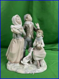 Lladro Retired Children Dog Singing Christmas Carol #1239