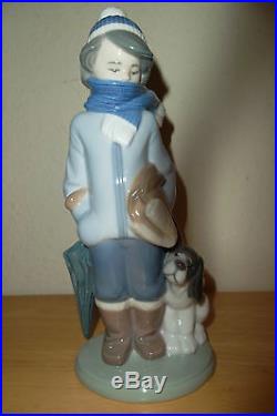 Lladro Retired Collectable Winter #5220 A Boy And His Dog Figurine