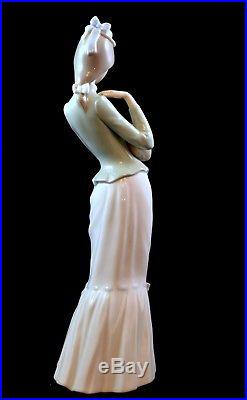 Lladro Retired Large Figurine #4893 A Walk With Dog Lady With A Parasol Mint