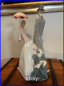 Lladro Retired Porcelain Couple with Parasol and Dog Gloss Finish #4563