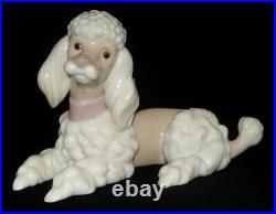 Lladro Sitting Poodle Dog Glazed Porcelain Figurine # 6337 Mint