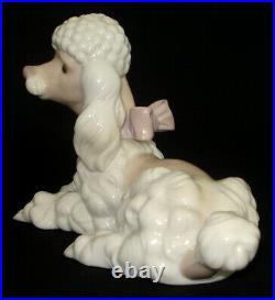 Lladro Sitting Poodle Dog Glazed Porcelain Figurine # 6337 Mint