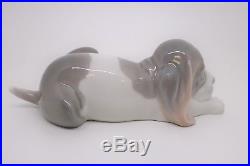 Lladro Sleepy Puppy Beagle Dog Porcelain Figurine # 1072 Retired 1991 Mint