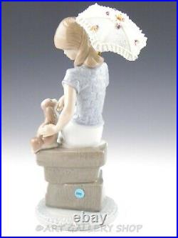 Lladro Society Figurine PICTURE PERFECT LADY GIRL With PARASOL DOG #7612 Mint Box