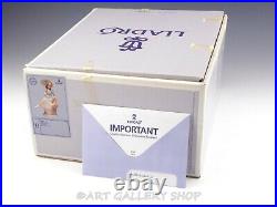 Lladro Society Figurine PICTURE PERFECT LADY GIRL With PARASOL DOG #7612 Mint Box