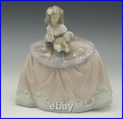 Lladro Spain 1990 Historical Collection Pilar Girl With Dog Figurine 5410