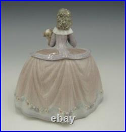 Lladro Spain 1990 Historical Collection Pilar Girl With Dog Figurine 5410