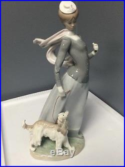 Lladro Spain Glossy Lady With Shawl And Dog #4914 1974 Retired Missing Parasol