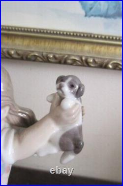 Lladro Spain Porcelain Figurine 7621 Pick of Litter Girl Dog